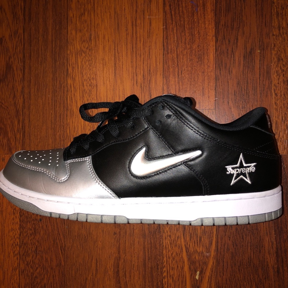 Nike SB Dunk Low Supreme size 11